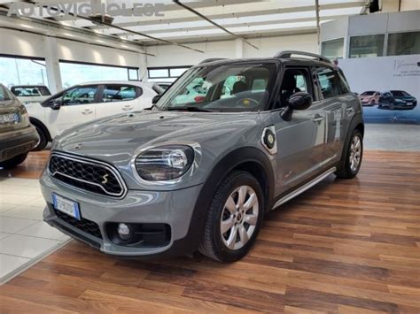 Auto MINI Km 0 in esposizione