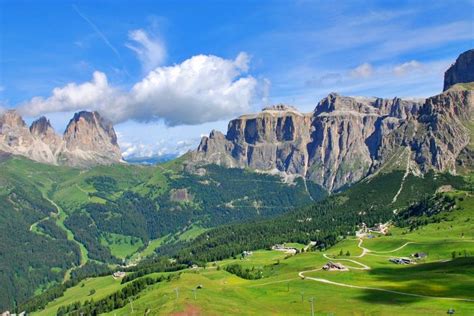 vista panoramica del Trentino con moto Honda