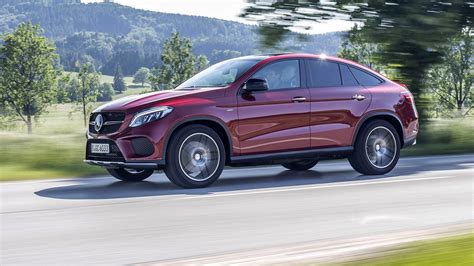 Mercedes GLE Coupé in azione su strada