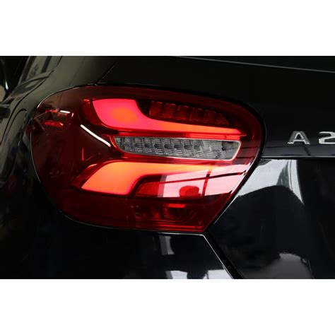 Dettaglio fari LED della Mercedes GLE