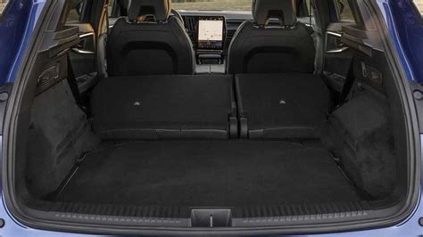 Bagagliaio Renault Koleos con divano posteriore abbattuto