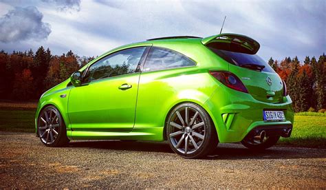 Opel Corsa OPC Nürburgring Edition con cerchi da 18 pollici