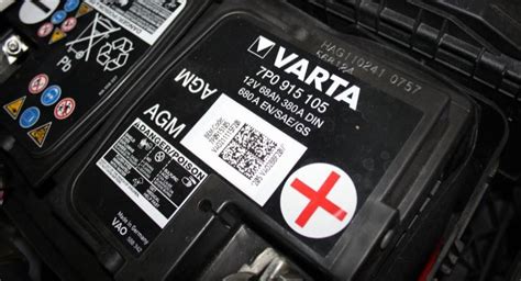 Etichetta batteria auto con specifica CCA e Ah