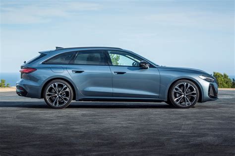 Vista laterale Audi A5 Avant