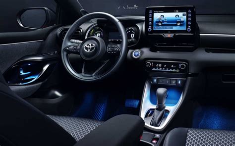 Interni Toyota Yaris con infotainment