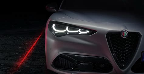 Alfa Romeo Giulia 2023 fari anteriori Matrix LED