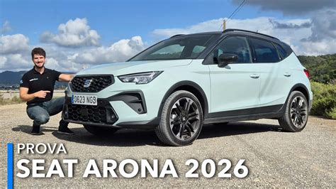 Seat Arona in movimento su strada