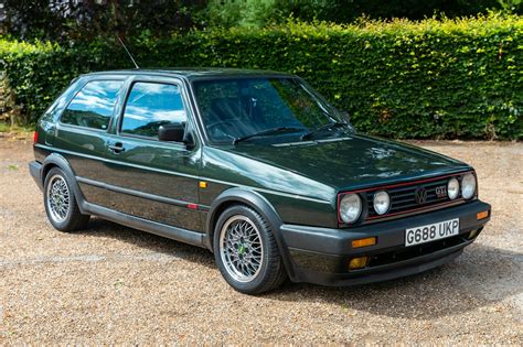 Volkswagen Golf GTI 16V frontale