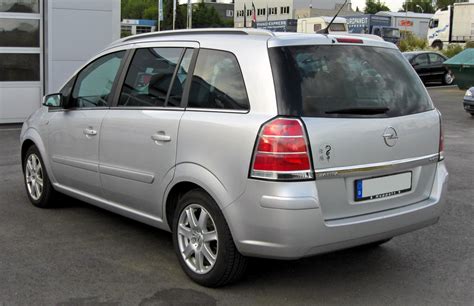 Opel Zafira B esterno