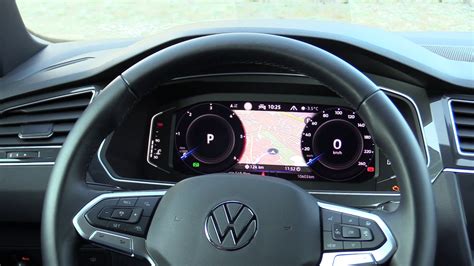 Interni Volkswagen Tiguan con virtual cockpit