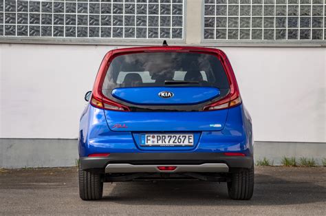 Kia Soul in strada con enfasi sul design distintivo