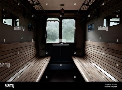 interno di una carrozza postale storica