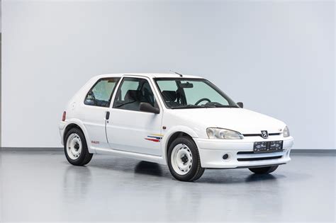 Peugeot 106 Rallye cerchi bianchi