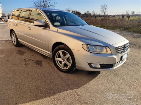 Linea laterale Volvo V70 terza serie