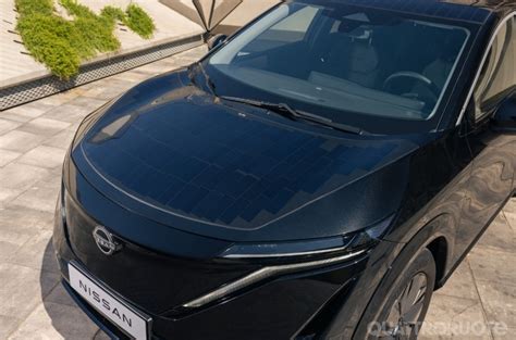 Nissan Ariya con pannelli solari