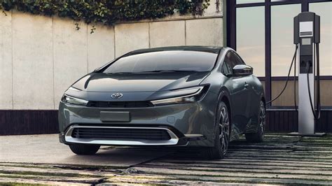Toyota Prius IV con design futuristico