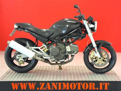 Ducati Monster 600 dettaglio pneumatico posteriore