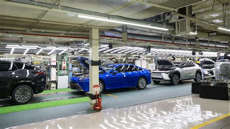 Inaugurazione linea di produzione Toyota Auris Hybrid