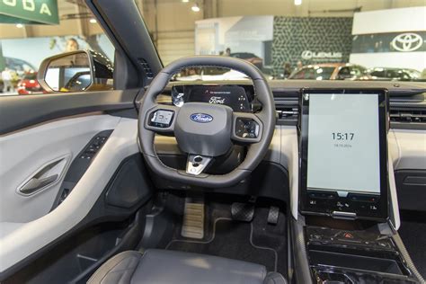 Sezione interna della Ford Capri EV con MegaConsole