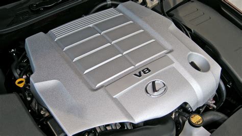 Dettaglio motore V8 Lexus IS F