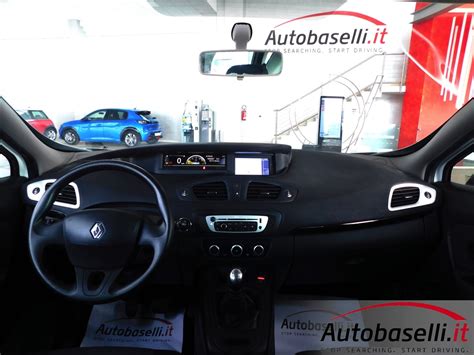 Renault Scénic XMOD interni con autoradio