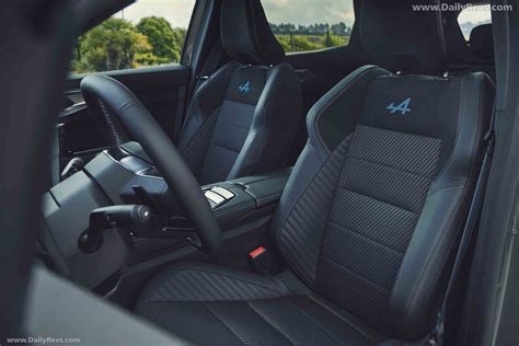 Interni Renault Austral con nuovi sedili Esprit Alpine
