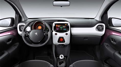 Interni Peugeot 108
