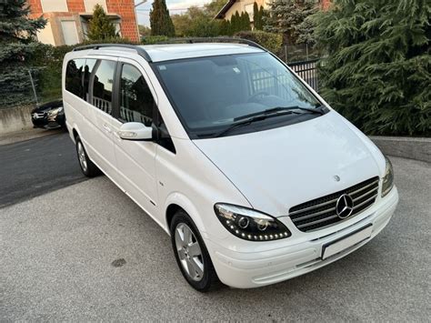 Mercedes Viano camperizzato in un ambiente naturale