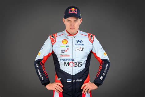 Ott Tänak celebra il suo primo podio con Ford