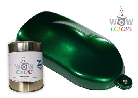 Dettaglio della vernice verde metallizzata su una BMW Serie 5