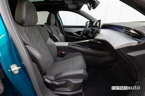Sedili anteriori ergonomici della Nuova Peugeot E-3008