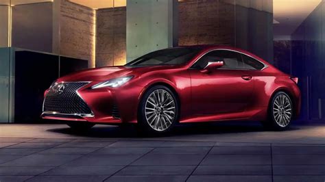 Dettaglio del motore V8 della Lexus RC-F