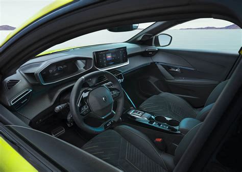 Interni della Peugeot 208 con i-Cockpit in evidenza