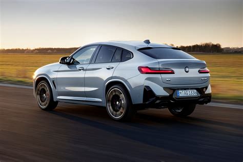 BMW X4 in contesto urbano