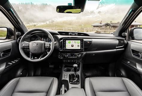 Interni Toyota Hilux moderna