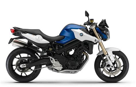BMW F800R in curva