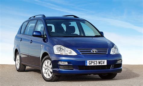 Toyota Avensis Verso 2004