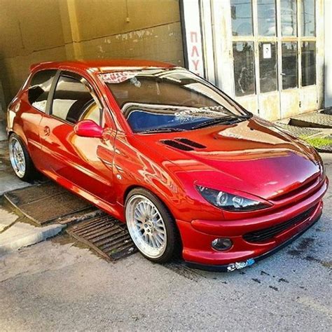 Peugeot 206 con dettagli tuning