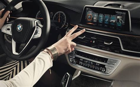 BMW gesture control for tailgate