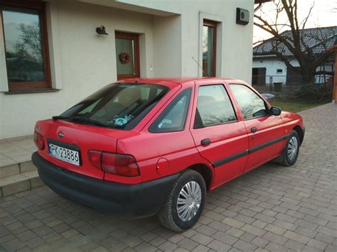 Ford Escort MK7 vista frontale