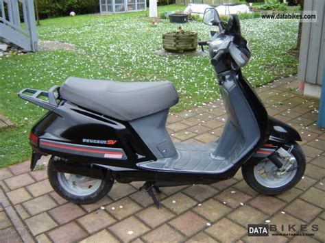 Peugeot SV 50 scooter in azione