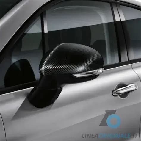 Fiat 500 con calotte specchietti effetto carbonio