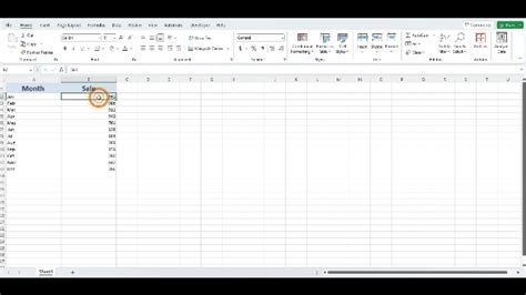 Schema di un foglio di calcolo Excel con colonne e righe per la gestione della manutenzione