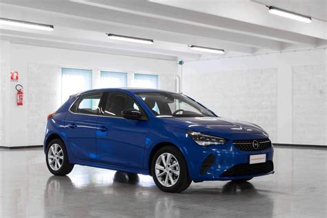 Profilo esterno dinamico Opel Corsa