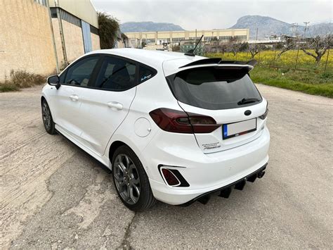 Ford Fiesta ST-Line posteriore