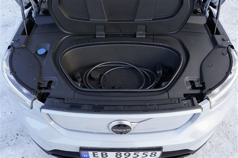 Frunk Volvo XC40 Recharge