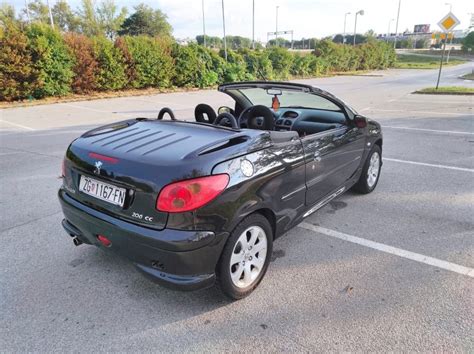 Peugeot 206 CC vista frontale tetto aperto
