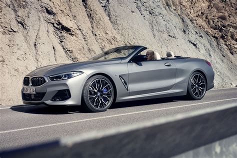 Dettaglio motore BMW Serie 8 Cabrio V8 biturbo