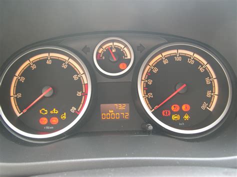 Cruscotto Opel Corsa con spie accese