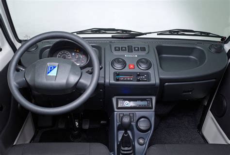Interni del Piaggio Porter con plancia moderna